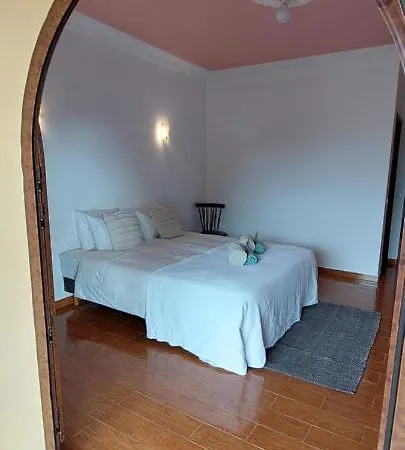 Stunning 8-bed In Estoi Villa Pechão