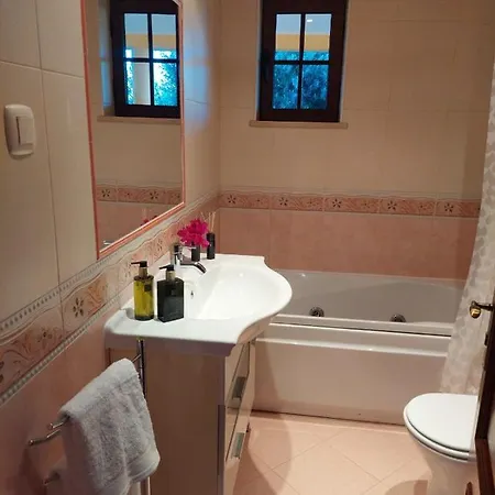 Stunning 8-bed In Estoi