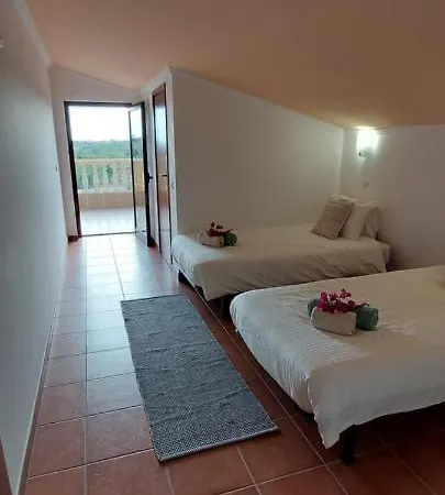 Stunning 8-bed In Estoi *